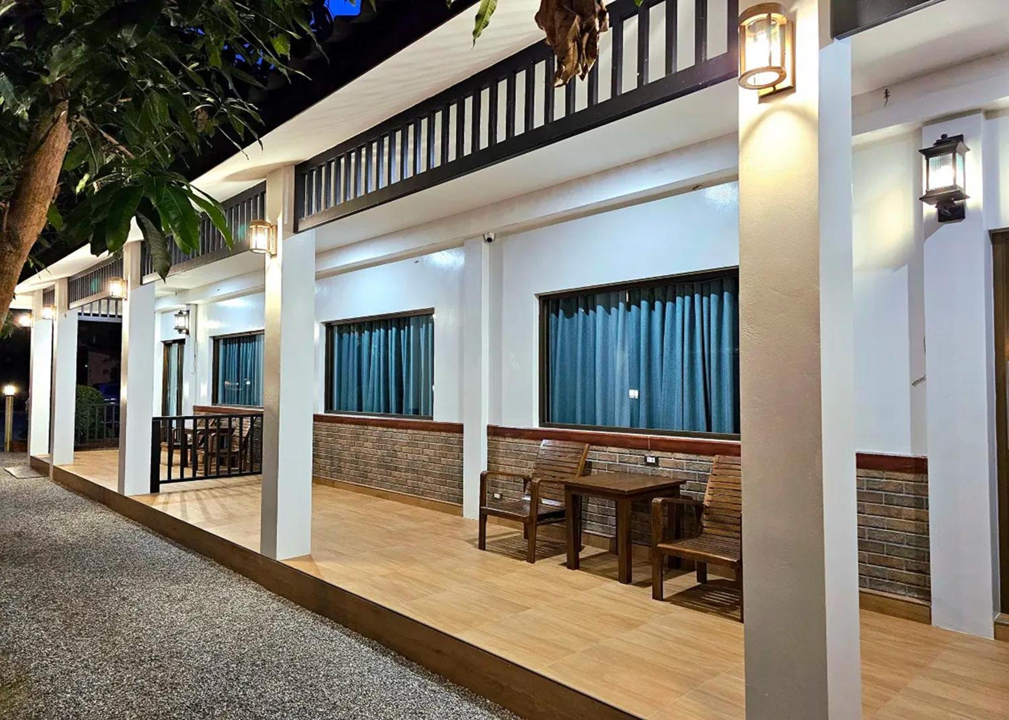 Sanaepatan Home Resort - เสน่ห์ป่าตาล โฮม รีสอร์ต Ban Buak Khang Exterior photo